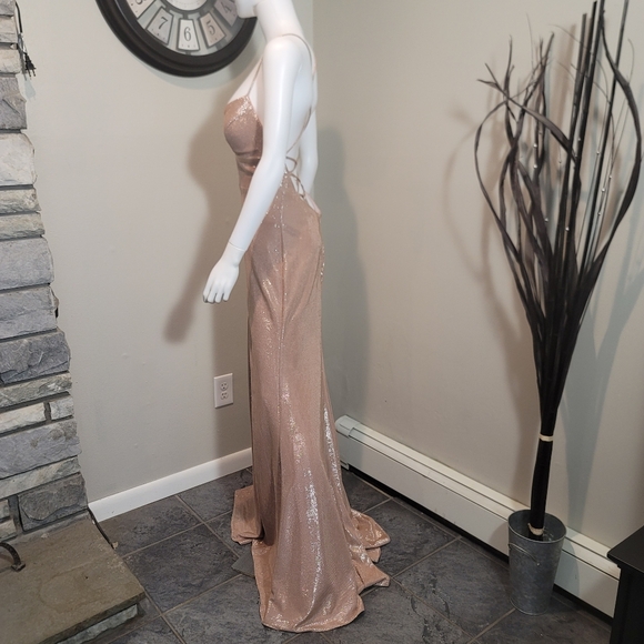 NWT Faviana Glamour Rose Gold Mermiad V-neck Spaghetti Strap Formal Dress Size 8 - Picture 6 of 14
